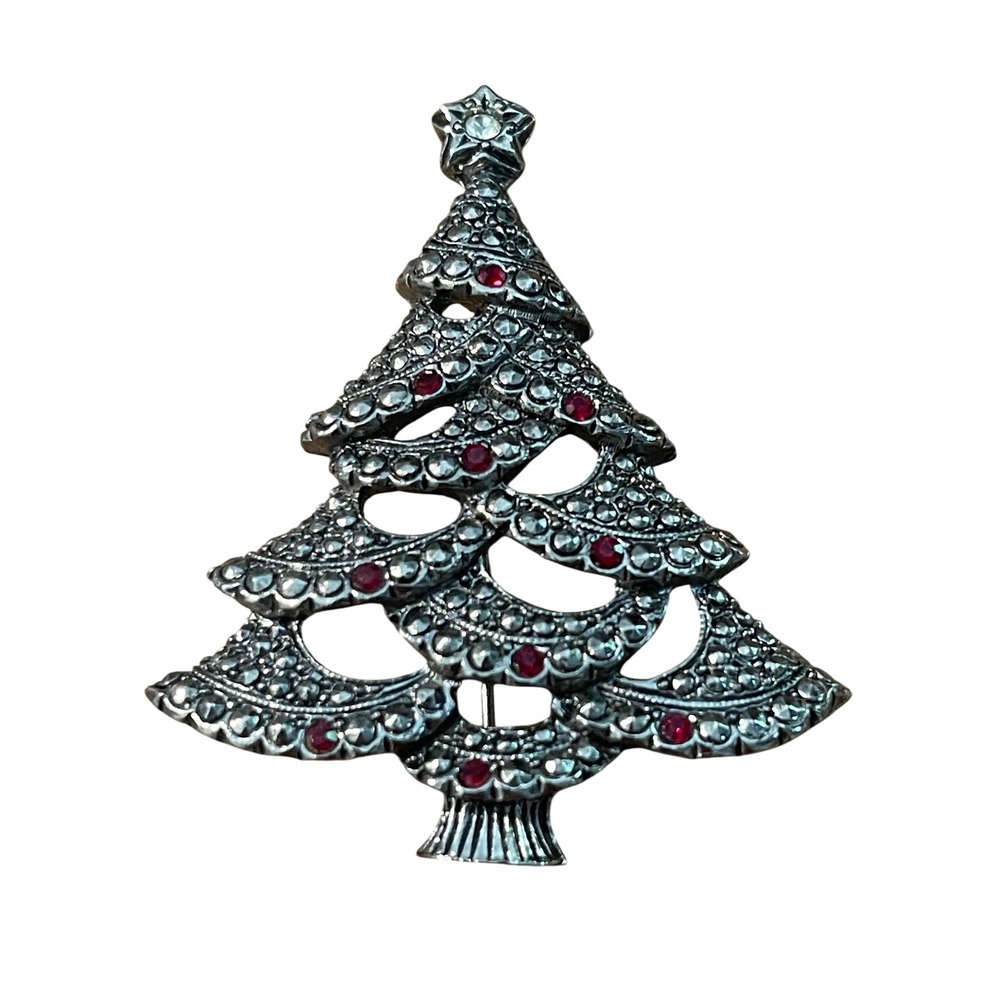00082 - AVON Christmas Tree Brooch Vintage Silver Red‎ Rhinestones Holiday Pin